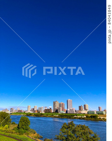 川口市の高層マンション群 84043849