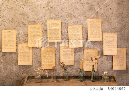 アンティーク部屋の張り紙 84044062