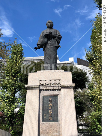 東京品川・泉岳寺に立つ大石内蔵助像 84044507
