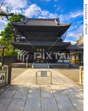 東京品川・泉岳寺山門 84044508