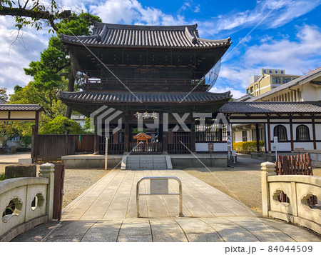 東京品川・泉岳寺山門 84044509