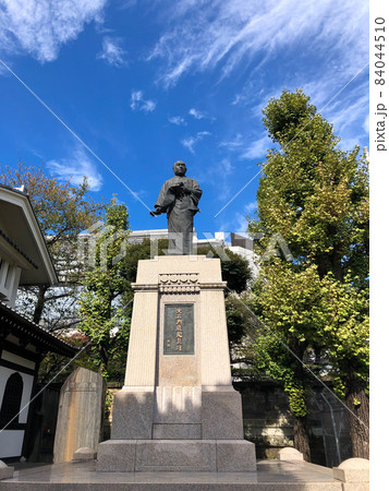 東京品川・泉岳寺に立つ大石内蔵助像 東京品川・泉岳寺に立つ大石内蔵助像 84044510
