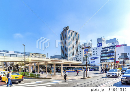 横浜の都市風景　鶴見駅 84044512