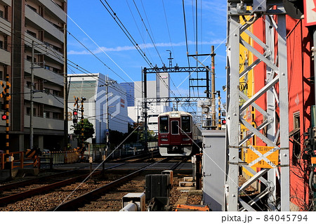 阪急電車　線路　大阪 84045794