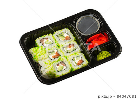 Roll with salmon, cucumber and Philadelphia cheese. 84047081