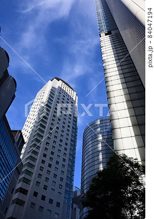 大阪駅前西梅田の高層ビル街 大阪駅前西梅田の高層ビル街 84047194