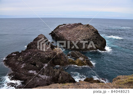 日本の誇る絶景　日本で最も美しい場所　元乃隅神社 84048025