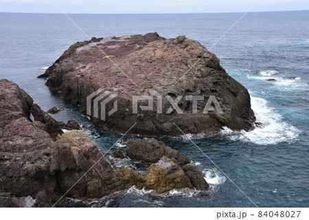 日本の誇る絶景　日本で最も美しい場所　元乃隅神社 84048027