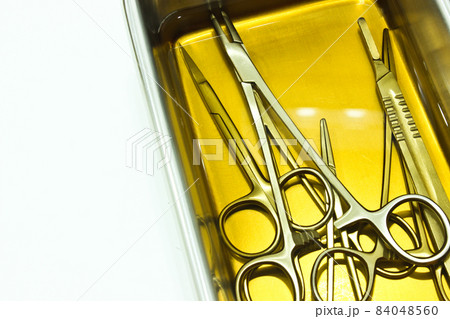 Surgical Instruments in Instrument Tray with chlorhexidine Solution 84048560