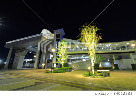 名古屋市中村区　ライトアップされたささしまライブ駅の夜景 84052232