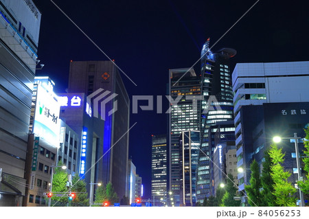 名古屋市中村区名駅　名古屋駅前の名駅通から眺める夜景 84056253