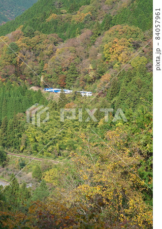 【引退】スイッチバックを三井野原駅へ行く木次線トロッコ列車奥出雲おろち号7　島根県仁多郡奥出雲町 84057961