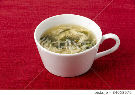 玉子とワカメの中華風スープ 84058676