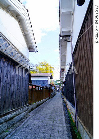【重要伝統的建造物群保存地区】若桜 裏町通り(蔵通り)の晩秋の風景7 鳥取県八頭郡若桜町 【重要伝統的建造物群保存地区】若桜 裏町通り(蔵通り)の晩秋の風景7 鳥取県八頭郡若桜町 84063527