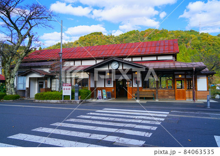若桜鉄道若桜駅のレトロな駅舎　鳥取県八頭郡若桜町 84063535