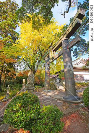 福岡県添田町の英彦山神宮参道にある国指定重要文化財の銅鳥居 福岡県添田町の英彦山神宮参道にある国指定重要文化財の銅鳥居 84066033