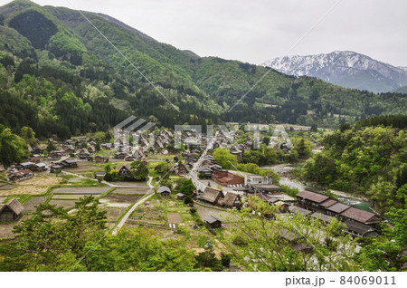 白川郷 合掌造り集落 荻町城跡展望台より 84069011