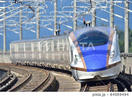 新潟新幹線　上毛高原－高崎　JR東日本　E7系　F4編成（長野）　とき　たにがわ 84069494