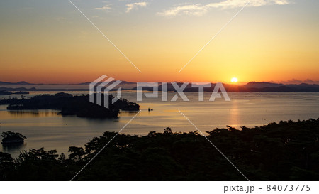 ご来光の松島湾 ご来光の松島湾 84073775