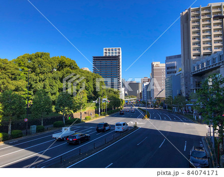 東京元赤坂・赤坂御所付近の青山通リ 東京元赤坂・赤坂御所付近の青山通リ 84074171