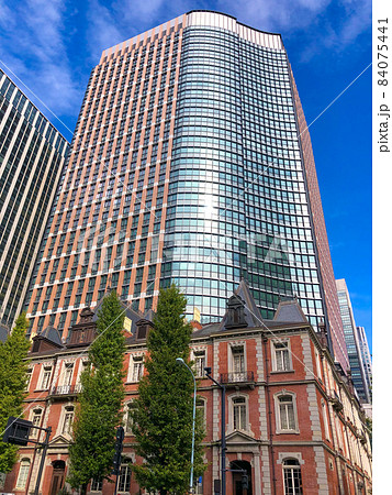 東京丸の内・三菱一号館と丸の内パークビルディング 84075441