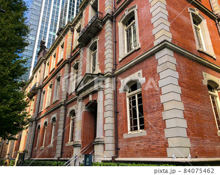 東京丸の内・三菱一号館と丸の内パークビルディング 84075462