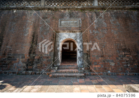 国旗掲揚台(Cột cờ Hà Nội)にある門 国旗掲揚台(Cột cờ Hà Nội)にある門 84075596