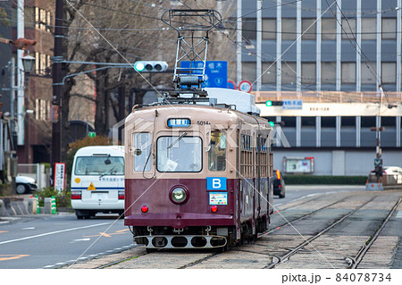 路面電車－熊本市交通局（熊本市電） 06 5000形 5014号の写真素材 [84078734] - PIXTA