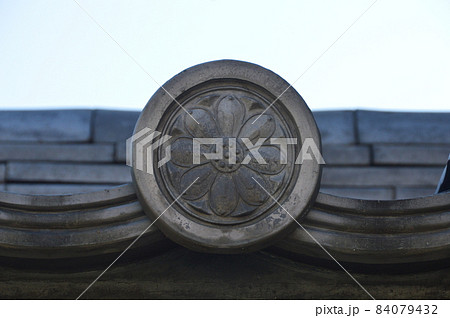 「素弁八葉蓮華文」の軒丸瓦（四天王寺／大阪市天王寺区） 84079432