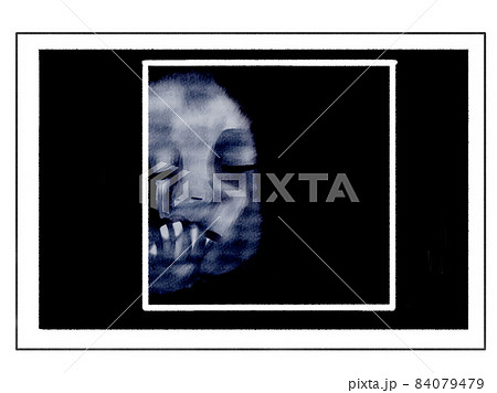 妊娠後期の3Dエコー写真風イラスト(指を吸っている胎児) 妊娠後期の3Dエコー写真風イラスト(指を吸っている胎児) 84079479