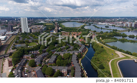 Aerial drone view of London cityscape over Tottenham Marshes 84091711