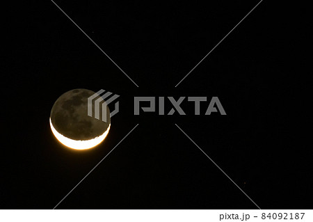 北杜市白州町、月齢26.7、地球照の細い月 84092187