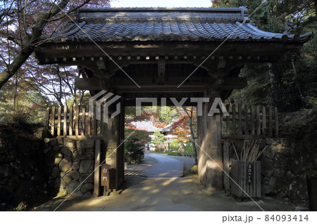 金剛輪寺（近江西国第十五番札所）／ 白門　【滋賀県愛荘町】 84093414