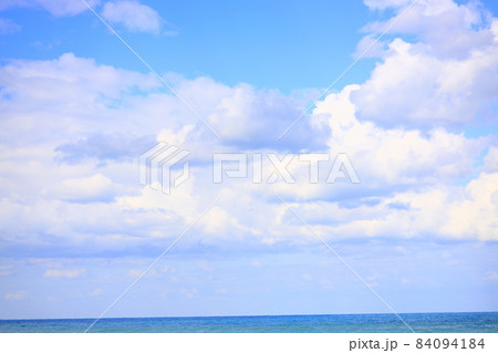 能生海洋公園から見た穏やかな日本海 能生海洋公園から見た穏やかな日本海 84094184
