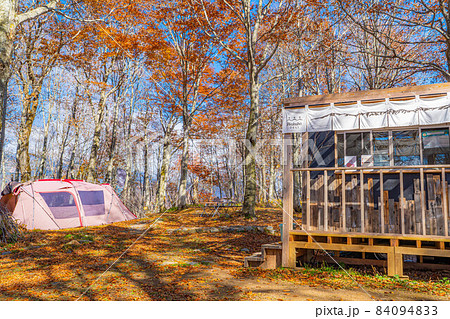 【キャンプ素材】秋のキャンプ風景【長野県】 【キャンプ素材】秋のキャンプ風景【長野県】 84094833