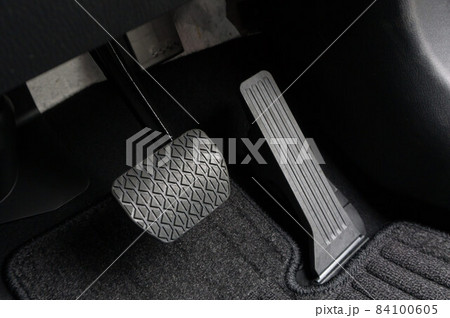 ブレーキ　アクセル 84100605