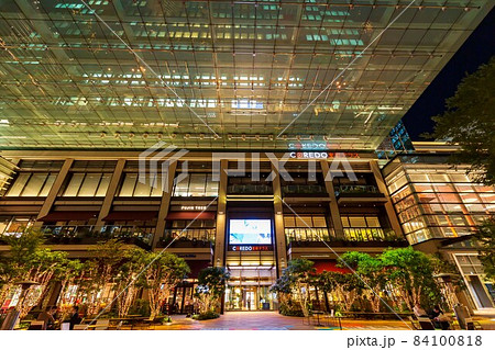東京 日本橋の都市風景 コレド室町テラスの夜景 東京 日本橋の都市風景 コレド室町テラスの夜景 84100818