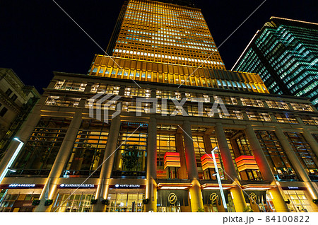 東京 中央区 日本橋の都市風景 日本橋三井タワーの夜景 東京 中央区 日本橋の都市風景 日本橋三井タワーの夜景 84100822