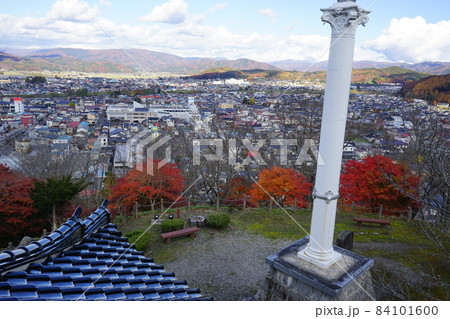 紅葉の鍋倉城跡 84101600