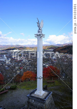 紅葉の鍋倉城跡 84101601