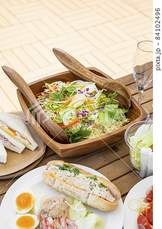 パーティー料理（シャンパン） 84102496