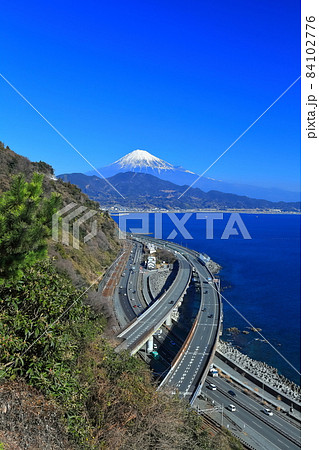 【静岡県】薩埵峠から見た富士山 【静岡県】薩埵峠から見た富士山 84102776