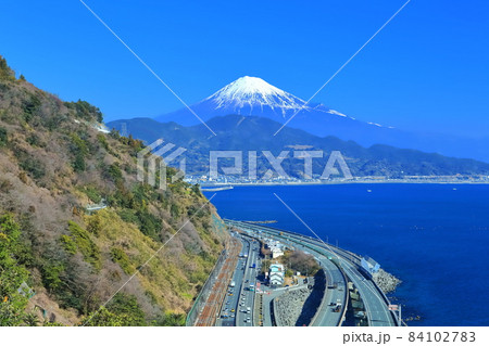 【静岡県】薩埵峠から見た富士山 84102783