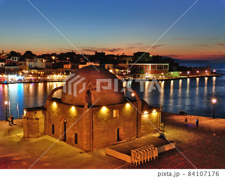 クレタ島ハニア旧市街・オールドヴェネツィアンハーバー 84107176