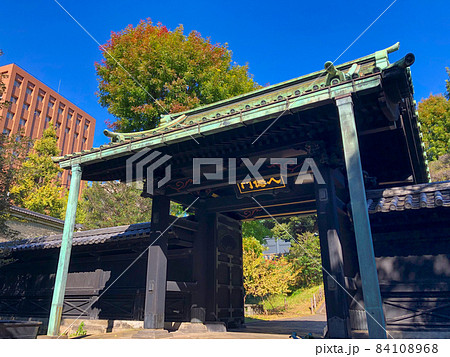 東京湯島・湯島聖堂入徳門 84108968