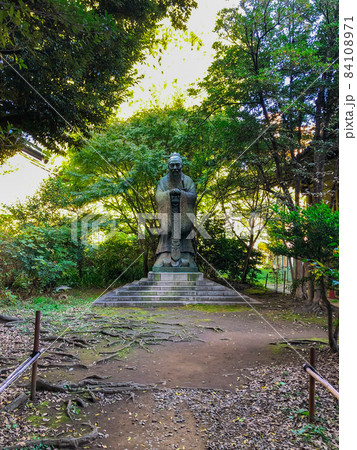 東京湯島・湯島聖堂の孔子像 東京湯島・湯島聖堂の孔子像 84108971