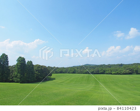 広大な広場 84110423