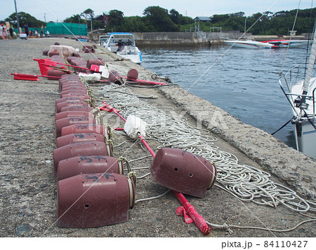 漁港の蛸壺 84110427