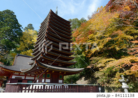 秋の談山神社　十三重塔　奈良県桜井市多武峰 84111138