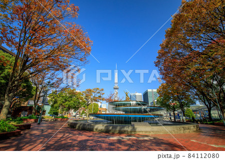名古屋市　栄　久屋大通公園の希望の泉と名古屋テレビ塔 84112080